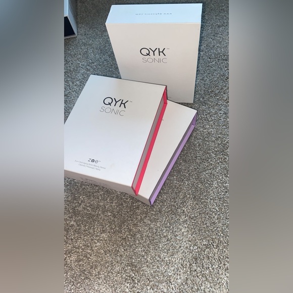 Zoe Bliss Advance. Skincare Device - Picture 6 of 13